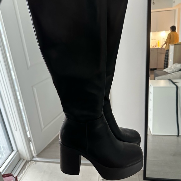 LA MODA Slick Nicks Knee High Platform Boots - Picture 4 of 4